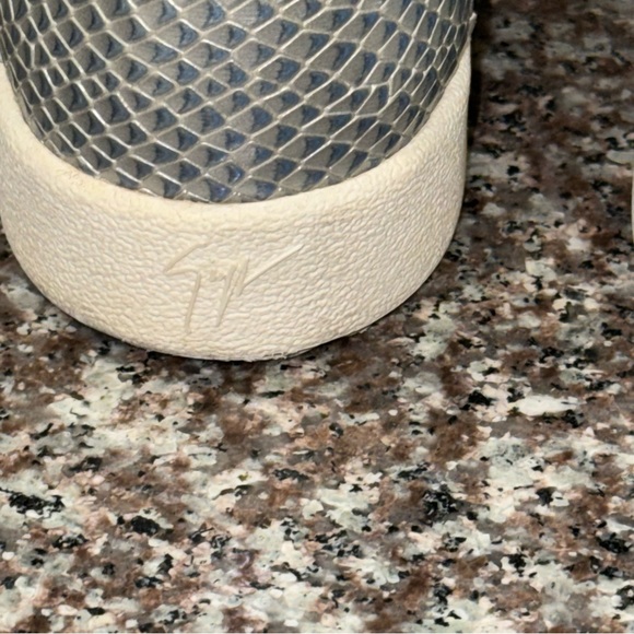 GIUSEPPE ZANOTTI Dual-Zip Textured Leather Sneakers - Picture 13 of 13